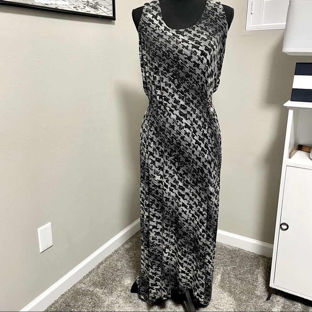 Tank top print dress by Daisy Fuentes size medium